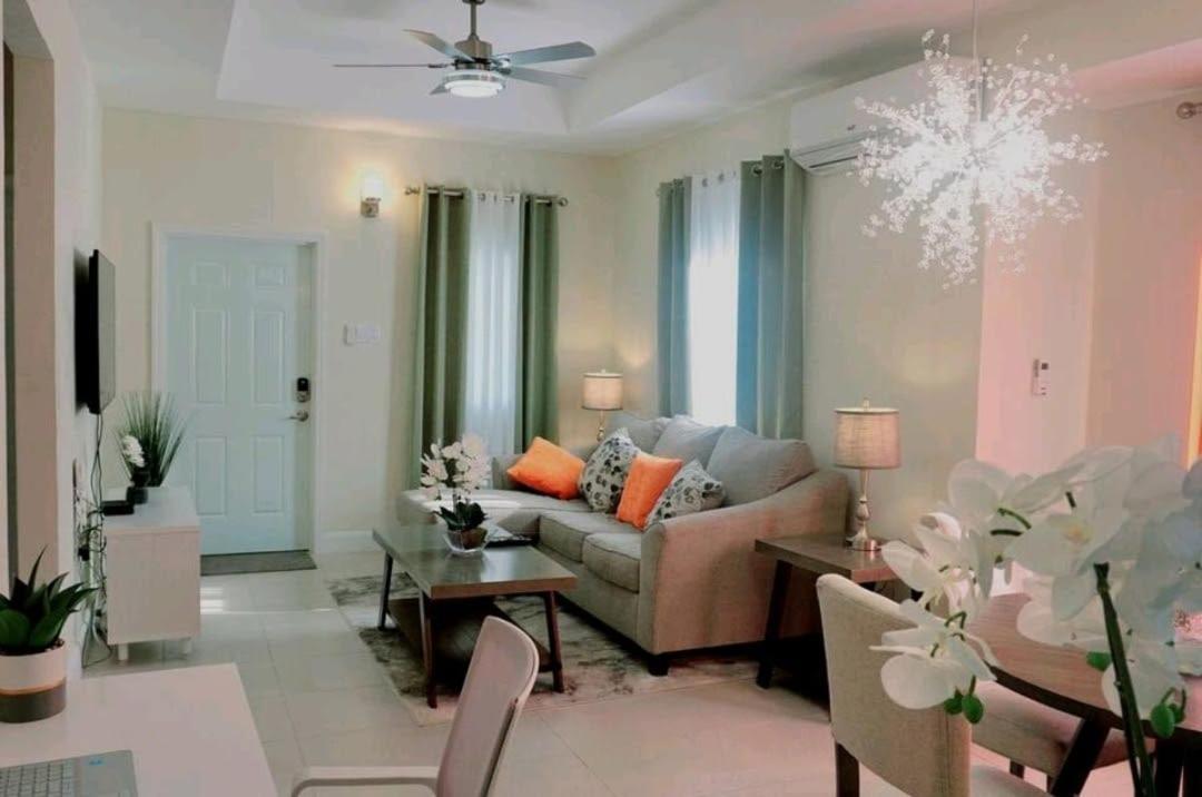 Paradise Oasis At Oceanpointe - Pool And Free Parking Lucea Exterior photo